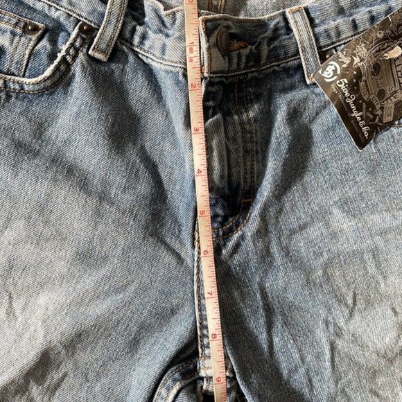 (1) 5ive Jungle & Co Women's Jean Shorts - Picture 4 of 7